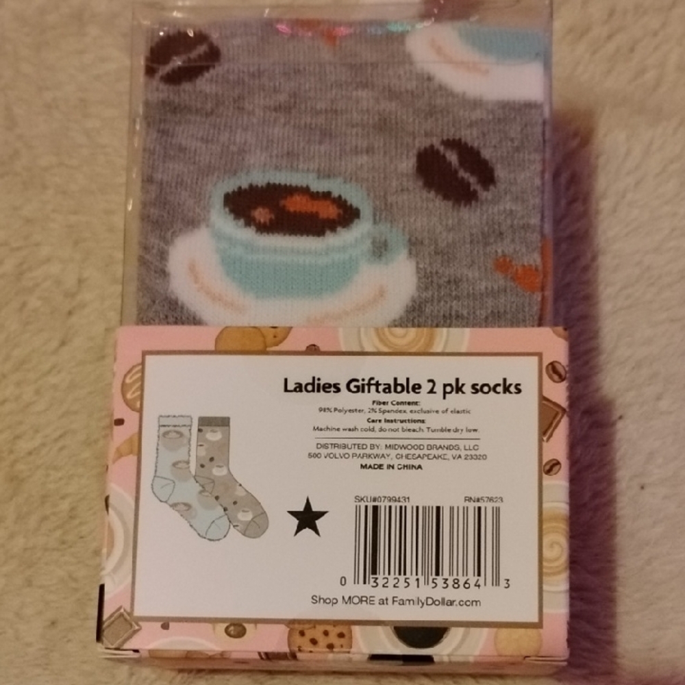 Just Be Donut and Coffee Slippers and Socks Set Size 7/8 - Picture 11 of 11